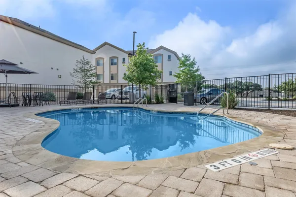 $950 | 1201 West Whitestone Boulevard, Unit H202, Cedar Park, TX 78613