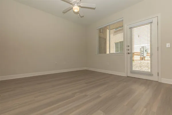 $950 | 1201 West Whitestone Boulevard, Unit H202, Cedar Park, TX 78613