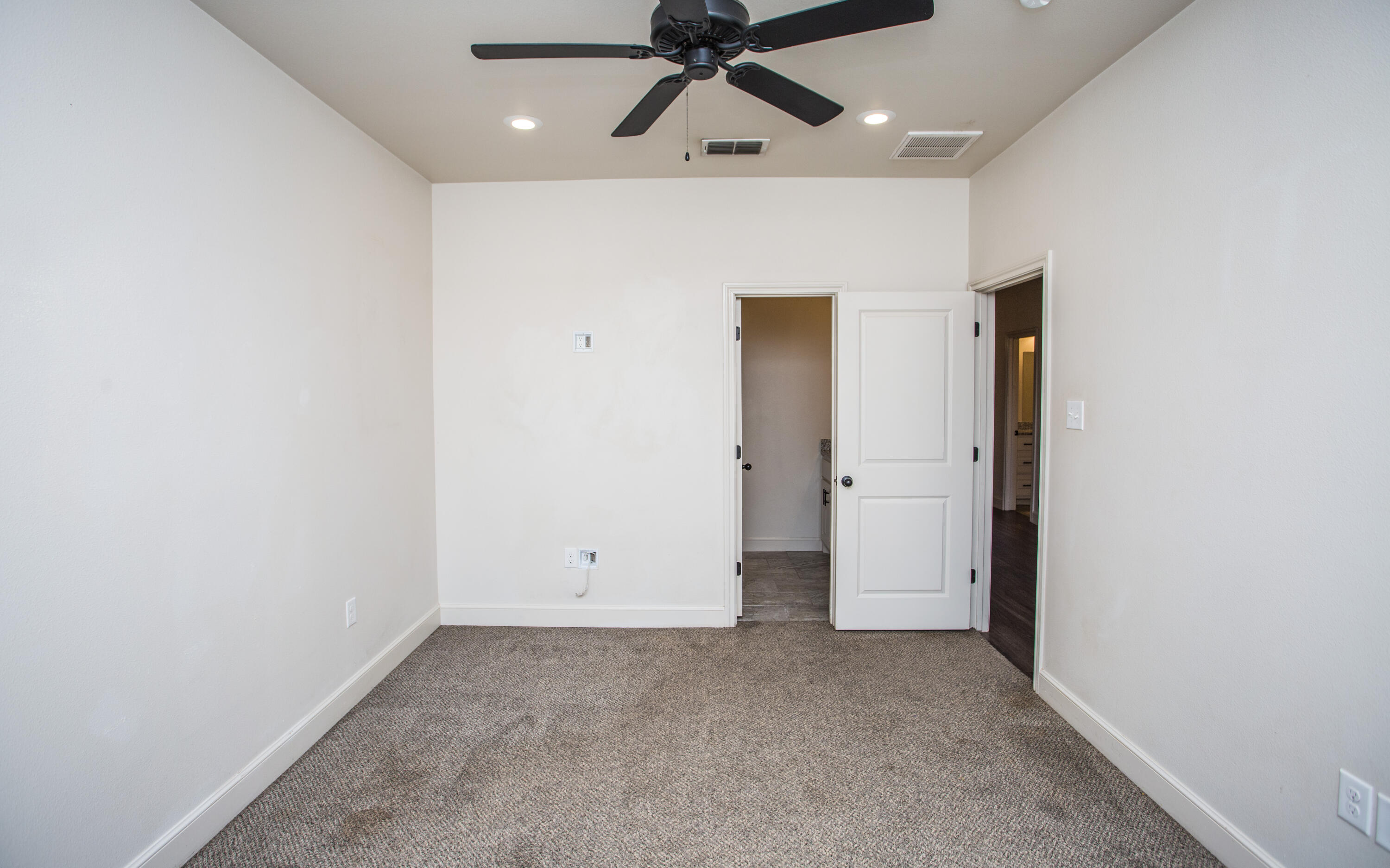5520 Lehigh Street Lubbock, TX 79416 - Photo 29 of 32 an empty room