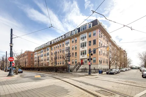 $4,300 | 149 Essex Street, Unit 3T, Jersey City, NJ 07302