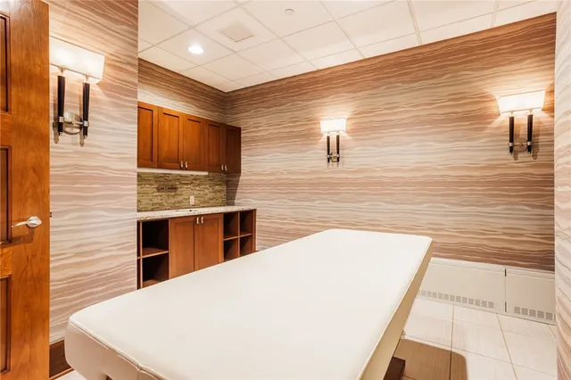 $495,000 | 255 Bretlyn Circle, Brighton, NY 14618