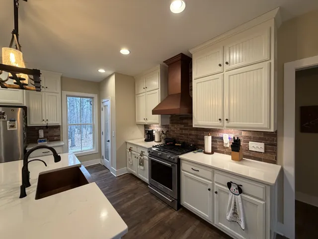 $720,000 | 2095 Lake Louisa Loop, Monteagle, TN 37356