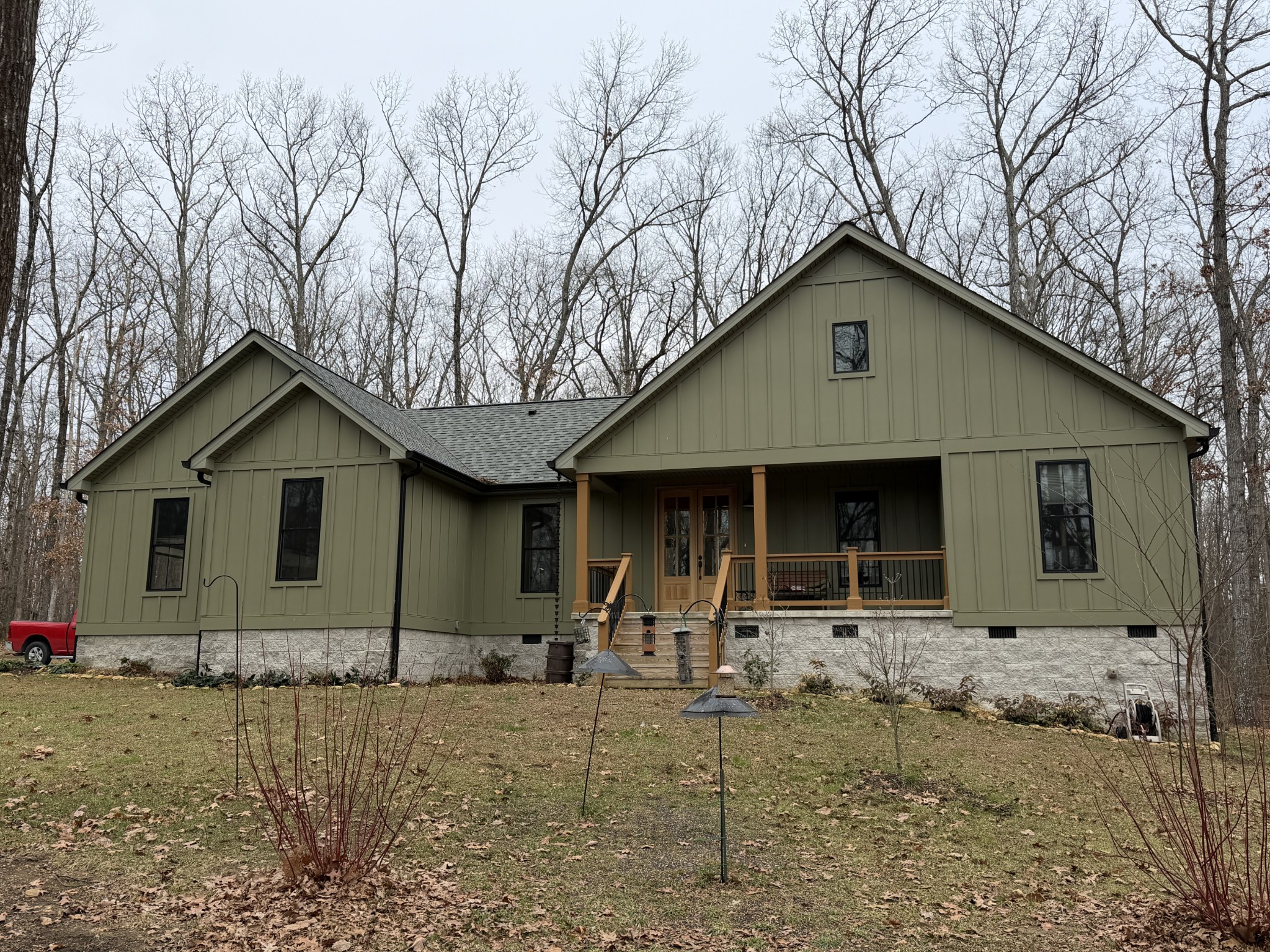2095 Lake Louisa Loop Monteagle, TN 37356 - Photo 2 of 48 front view of a house with a yard
