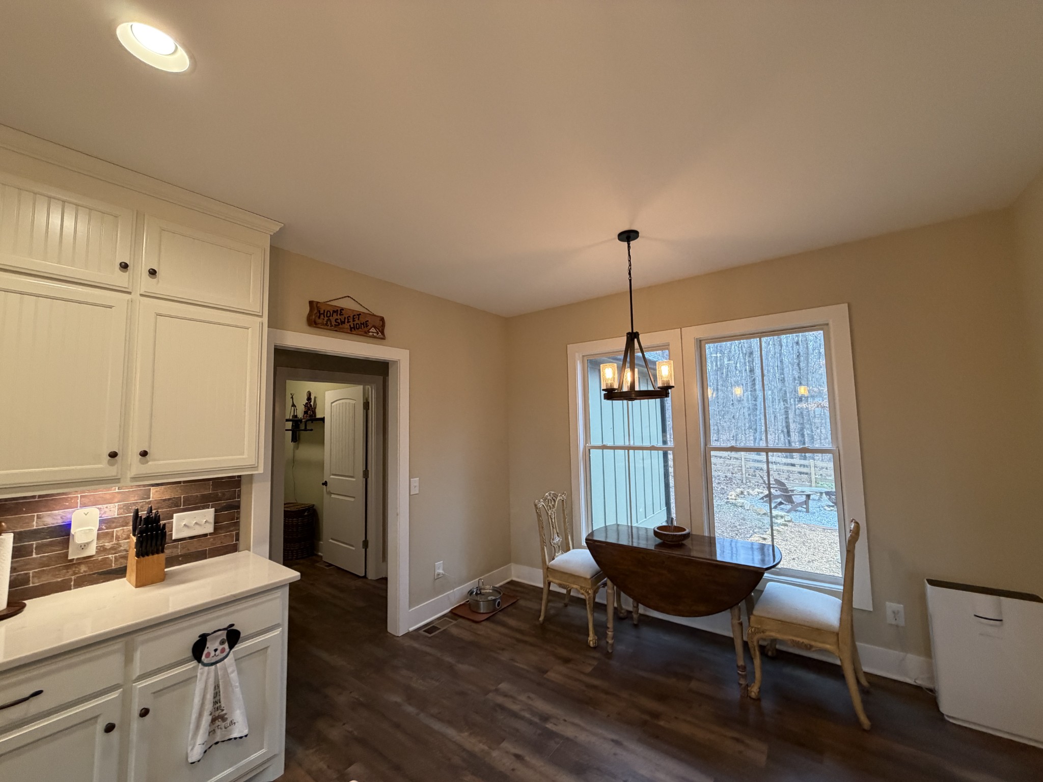2095 Lake Louisa Loop Monteagle, TN 37356 - Photo 9 of 48 a living room with furniture and a window