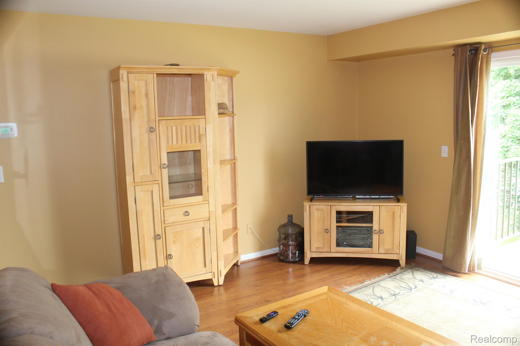 43244 Mound Road, Unit 8 Sterling Heights, MI 48314 - Photo 3 of 16 Gallery Image 3