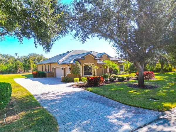 $865,000 | 501 169th Court Northeast, Bradenton, FL 34212
