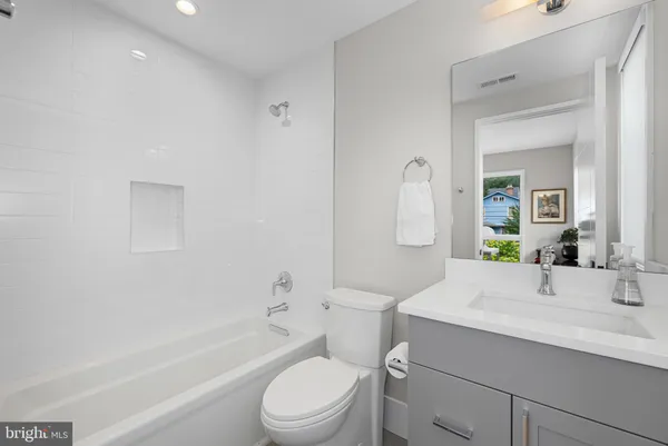 $2,975,000 | 5624 Sherier Place Northwest, Washington, DC 20016