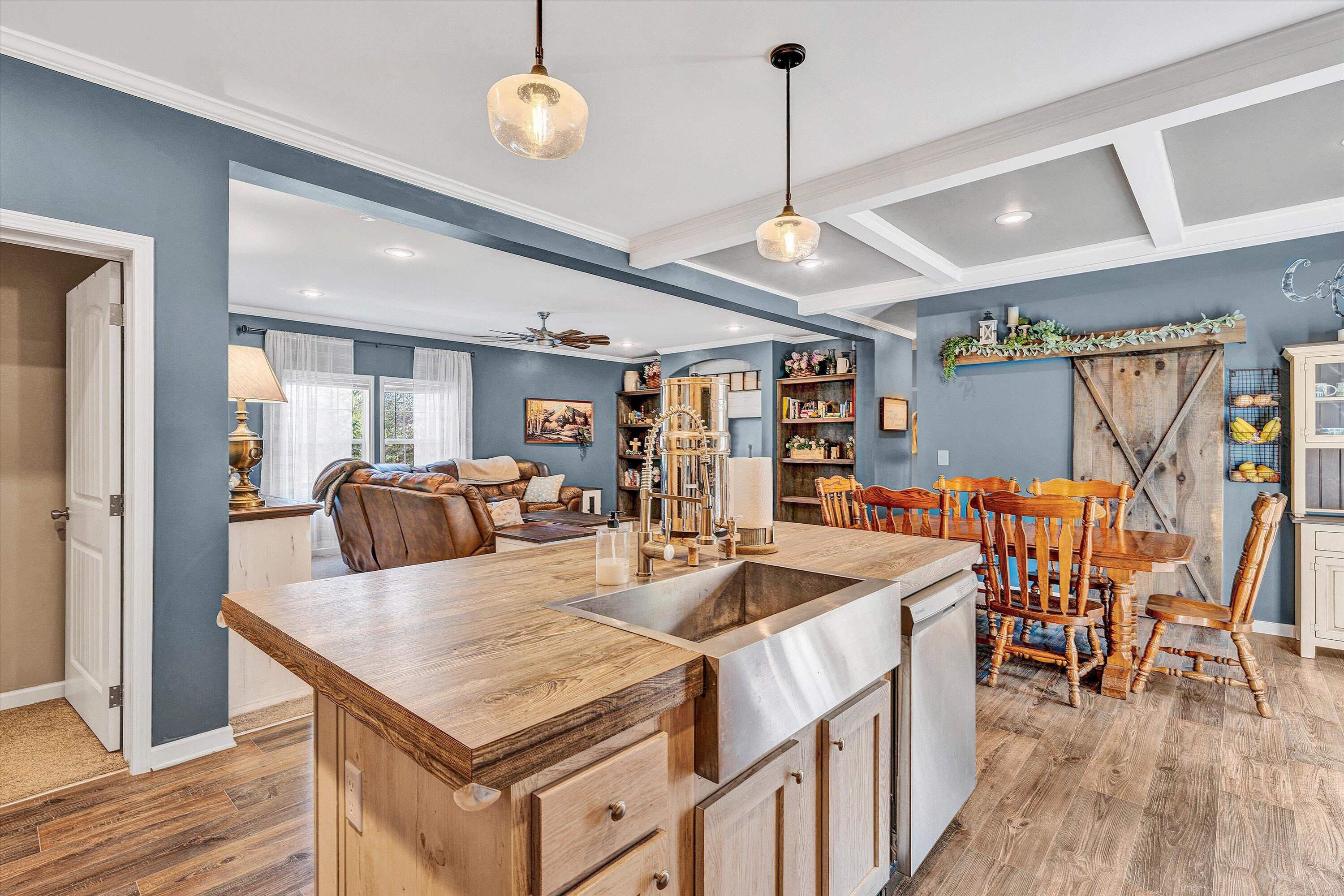 1219 Legacy Springs Road Blue Ridge, VA 24064 - Photo 13 of 46 16-DSC00286