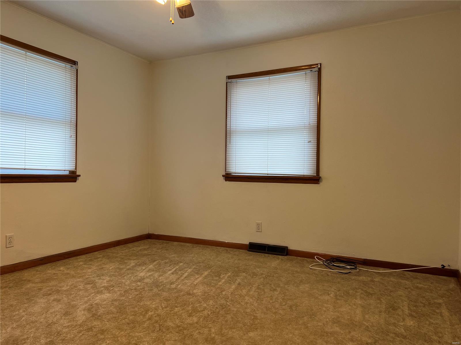 417 Finley Ramsey, IL 62080 - Photo 6 of 9