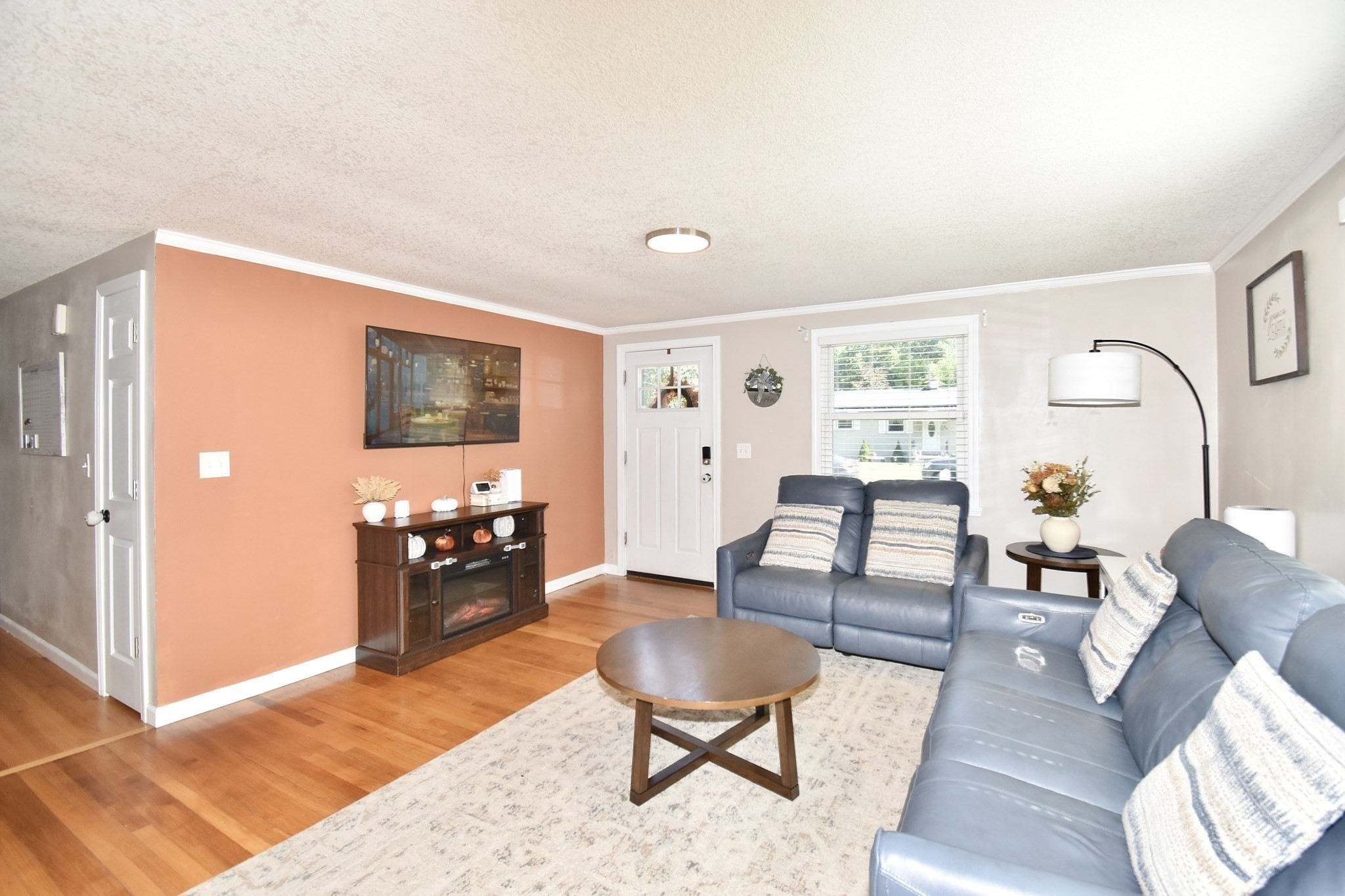 92 Louis Road Springfield, MA 01118 - Photo 13 of 34 Gallery Image 13