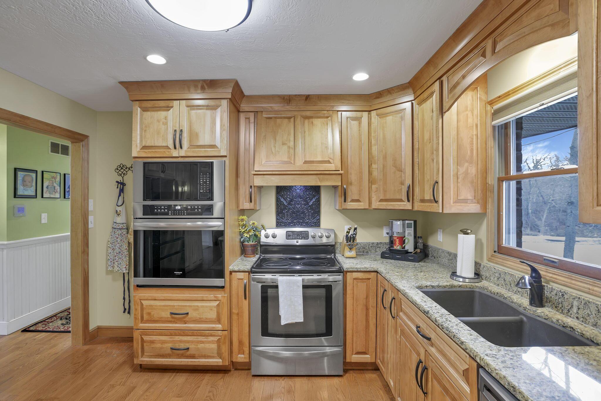 4821 Hazelton-Etna Road Southwest Pataskala, OH 43062 - Photo 34 of 93 Kitchen