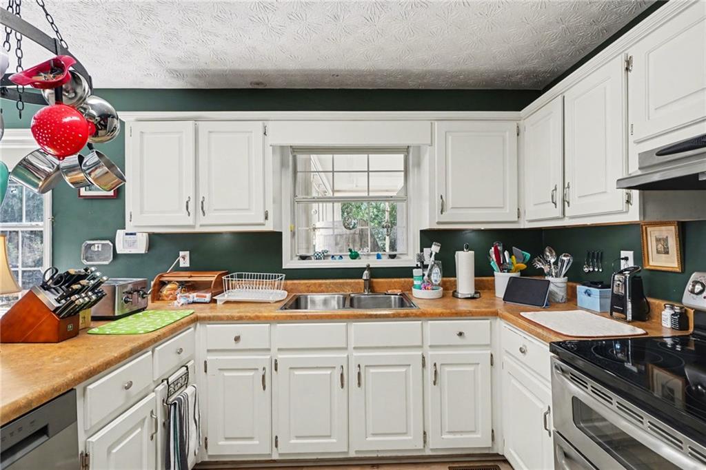 35 Summit Drive Covington, GA 30016 - Photo 11 of 31