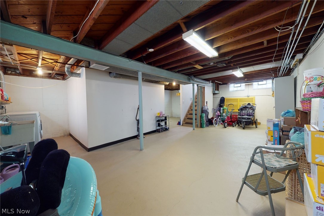 1628 Winchester Road Cleveland, OH 44124 - Photo 23 of 27