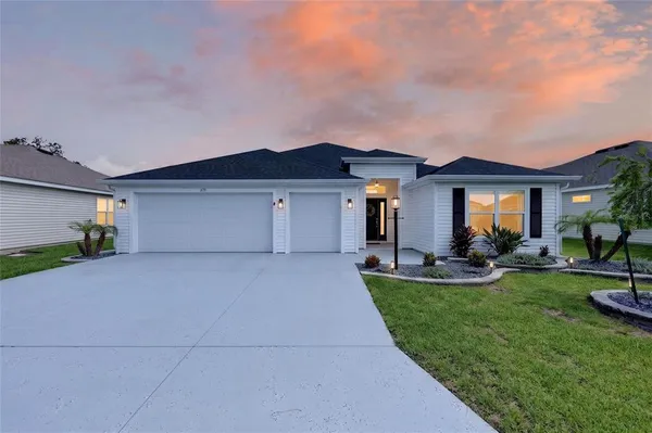 $525,000 | 879 Morley Avenue, The Villages, FL 34762