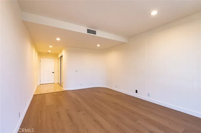 a close up view of a washer and dryer
