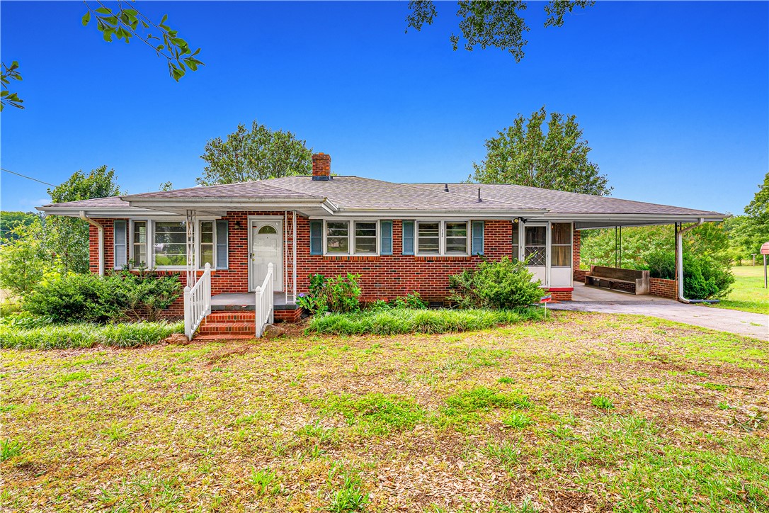 1128 Friendship Road Seneca, SC 29678 - Photo 1 of 32 Front of home