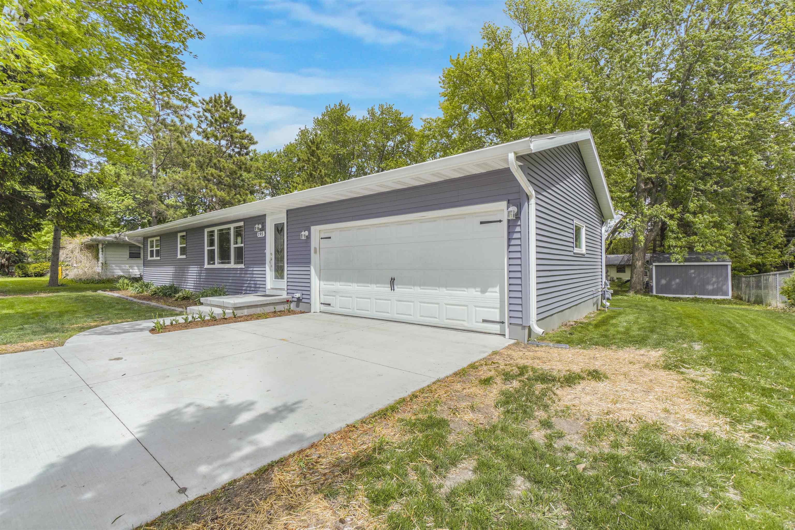 195 Amber Trail Sun Prairie, WI 53590 - Photo 4 of 36