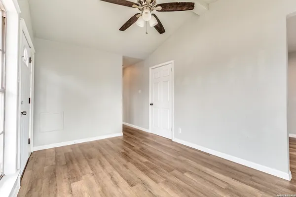 $950 | 146 Caddo, Unit A, San Antonio, TX 78211