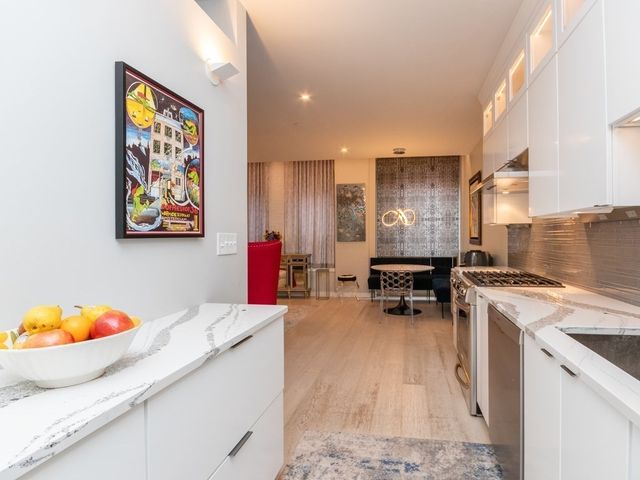 $780,000 | 346-354 Congress Street, Unit 316, Boston, MA 02210