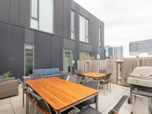 $780,000 | 346-354 Congress Street, Unit 316, Boston, MA 02210