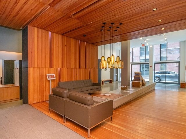 $780,000 | 346-354 Congress Street, Unit 316, Boston, MA 02210