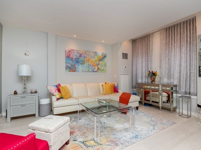 $780,000 | 346-354 Congress Street, Unit 316, Boston, MA 02210