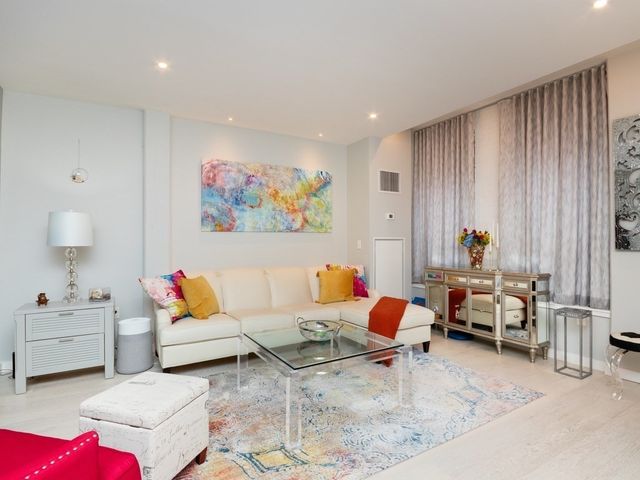 $780,000 | 346-354 Congress Street, Unit 316, Boston, MA 02210