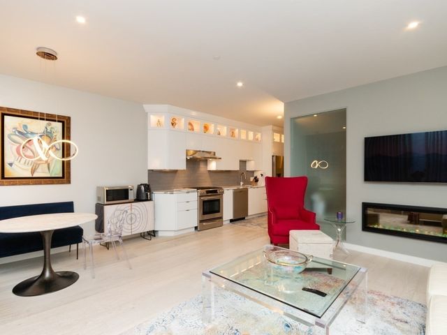 $780,000 | 346-354 Congress Street, Unit 316, Boston, MA 02210