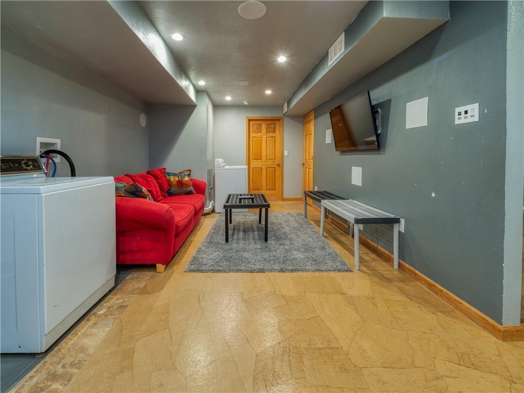 910 Etna Street McKees Rocks, PA 15136 - Photo 22 of 25 Gallery Image 22