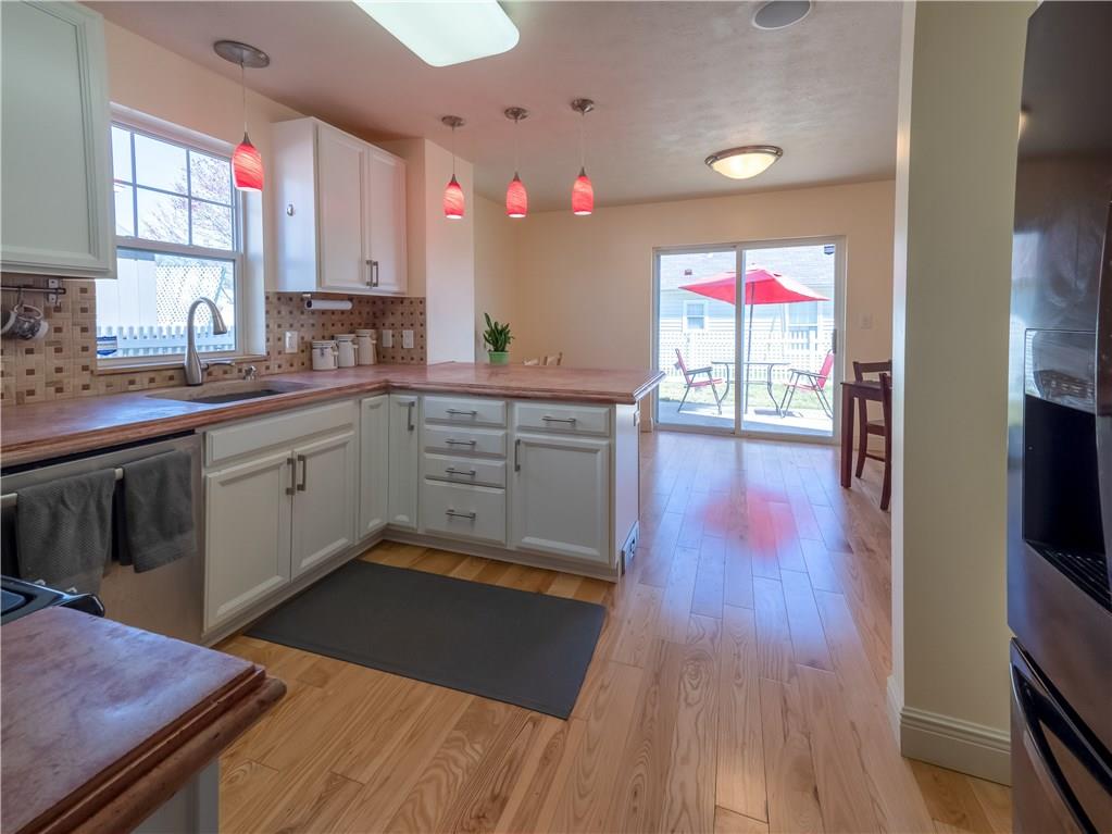 910 Etna Street McKees Rocks, PA 15136 - Photo 5 of 25 Gallery Image 5