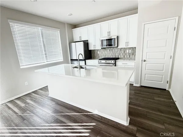 $3,450 | 2872 Schmidt Privado, Ontario, CA 91761