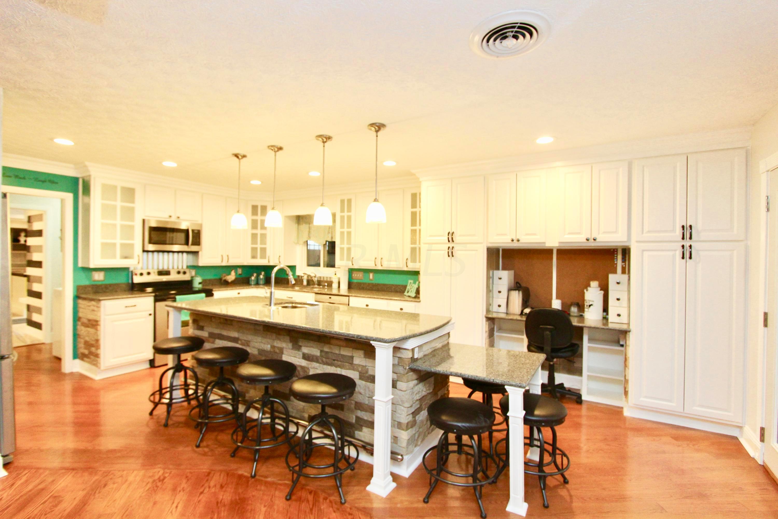 4587 Powell Road Marion, OH 43302 - Photo 5 of 82