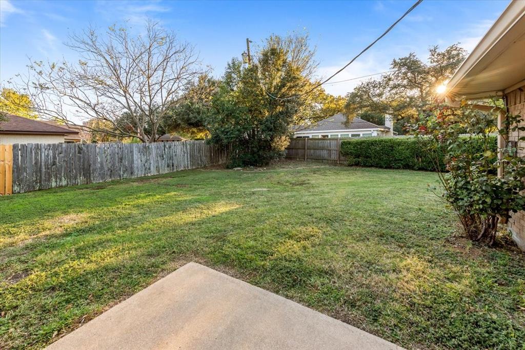 1812 Trinity Drive Waco, TX 76710 - Photo 20 of 24 a view of a back yard