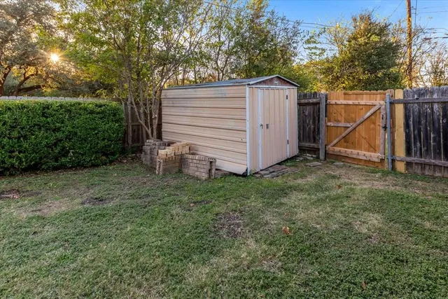 $319,000 | 1812 Trinity Drive, Waco, TX 76710