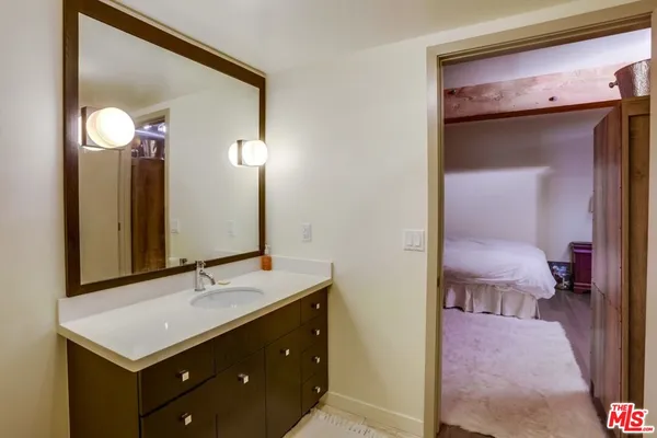 $3,350 | 527 Molino Street, Unit 310, Los Angeles, CA 90013