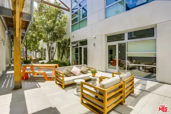 $3,350 | 527 Molino Street, Unit 310, Los Angeles, CA 90013