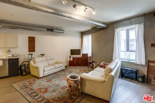 $3,350 | 527 Molino Street, Unit 310, Los Angeles, CA 90013