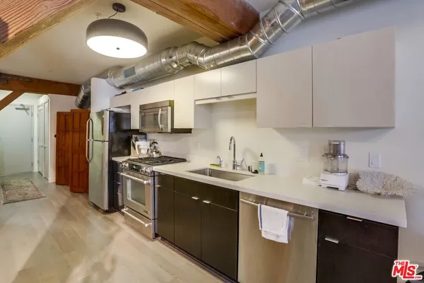 $3,350 | 527 Molino Street, Unit 310, Los Angeles, CA 90013