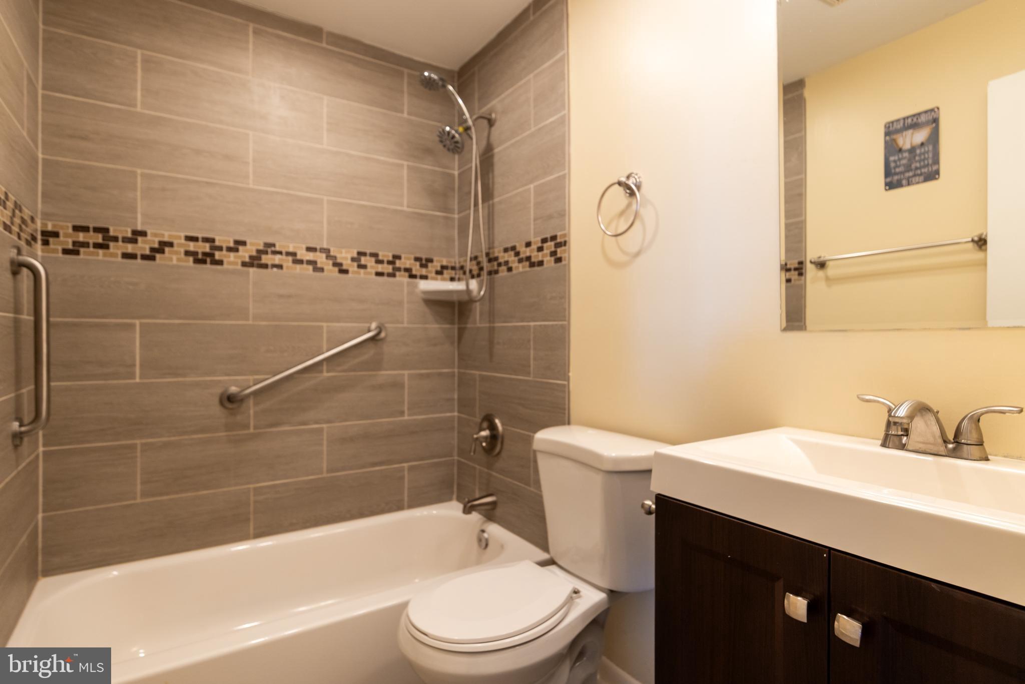 11509 Piscataway Road Clinton, MD 20735 - Photo 17 of 59 bathroom