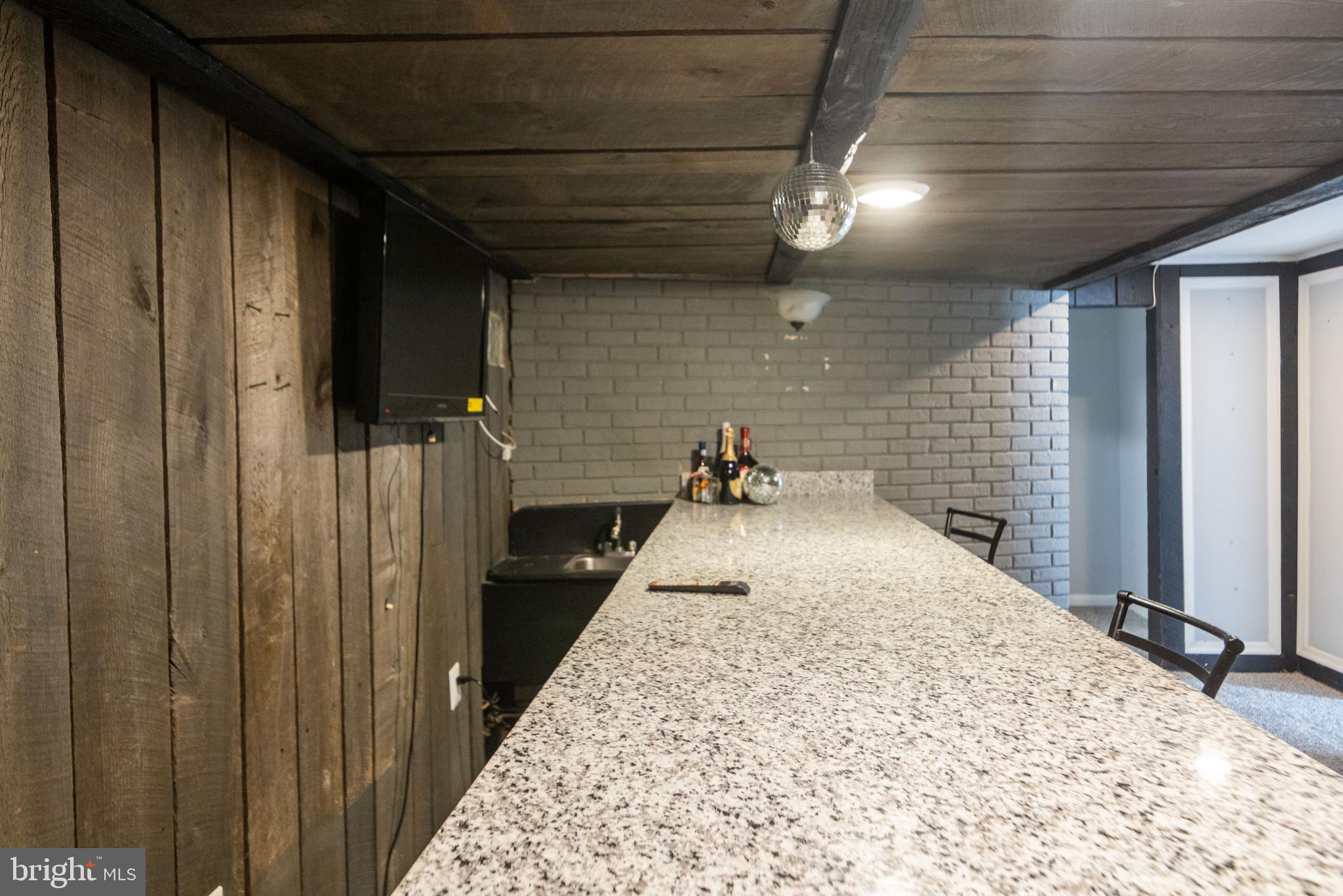 11509 Piscataway Road Clinton, MD 20735 - Photo 42 of 59 bar