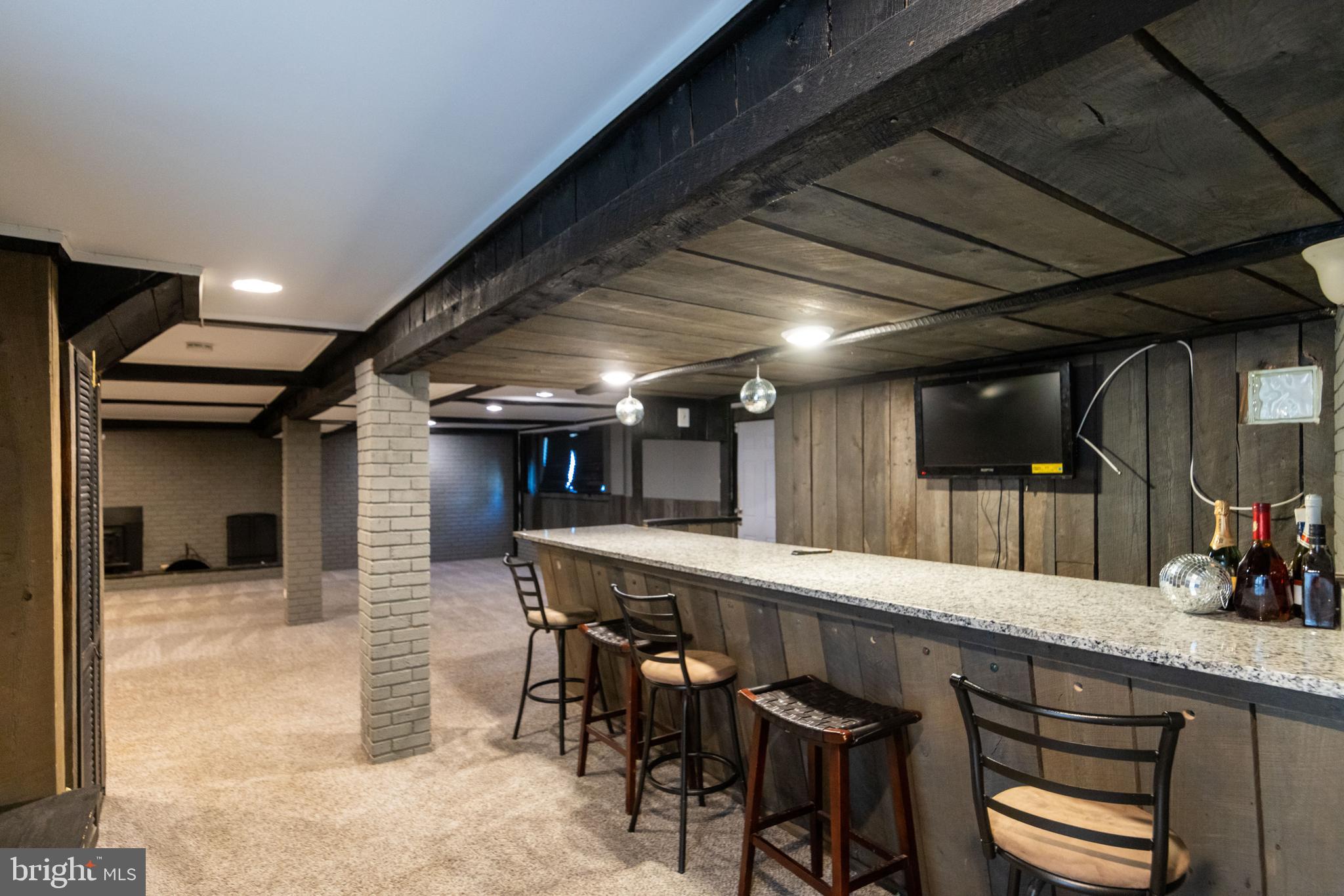 11509 Piscataway Road Clinton, MD 20735 - Photo 44 of 59 bar