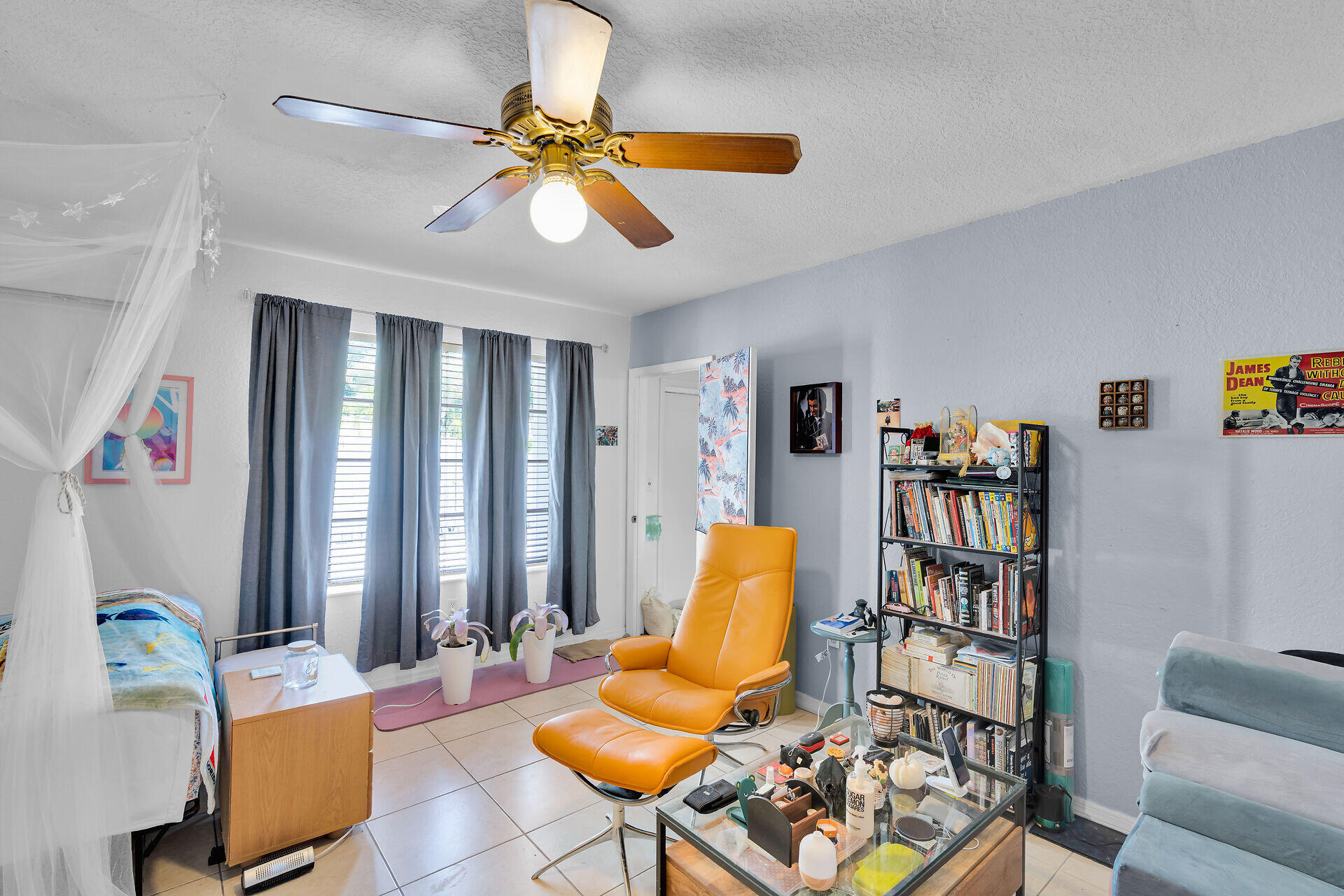 64 Coconut Drive Key Largo, FL 33037 - Photo 34 of 44 a living room with furniture a rug and a window