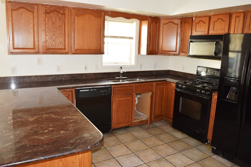 31 Goodale Road Boston, MA 02126 - Photo 5 of 30 Gallery Image 5