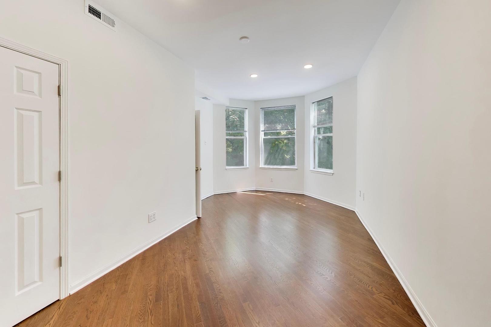 3308 North Racine Avenue, Unit 2 Chicago, IL 60657 - Photo 3 of 14