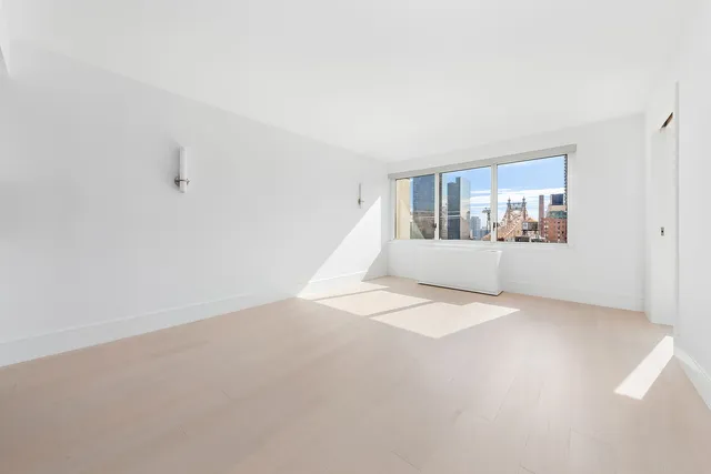 $725,000 | 300 East 59th Street, Unit 1207 | Sutton Place