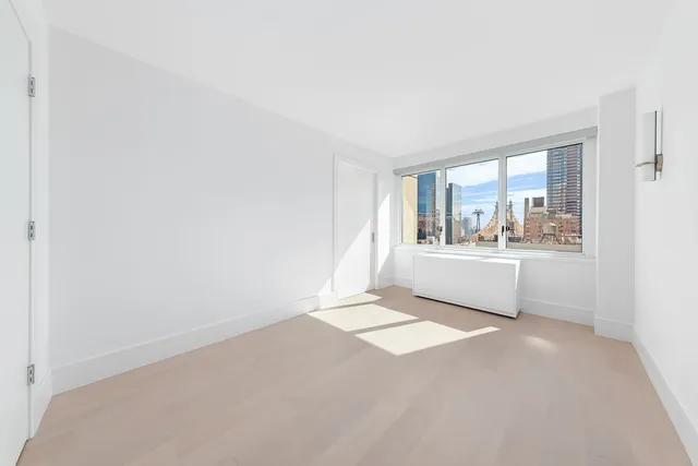 $725,000 | 300 East 59th Street, Unit 1207 | Sutton Place