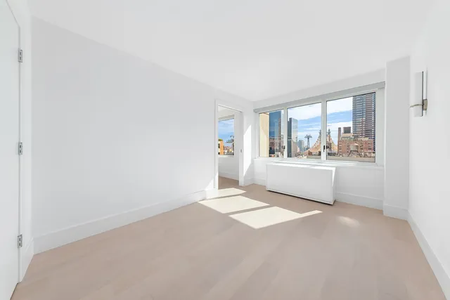 $725,000 | 300 East 59th Street, Unit 1207 | Sutton Place