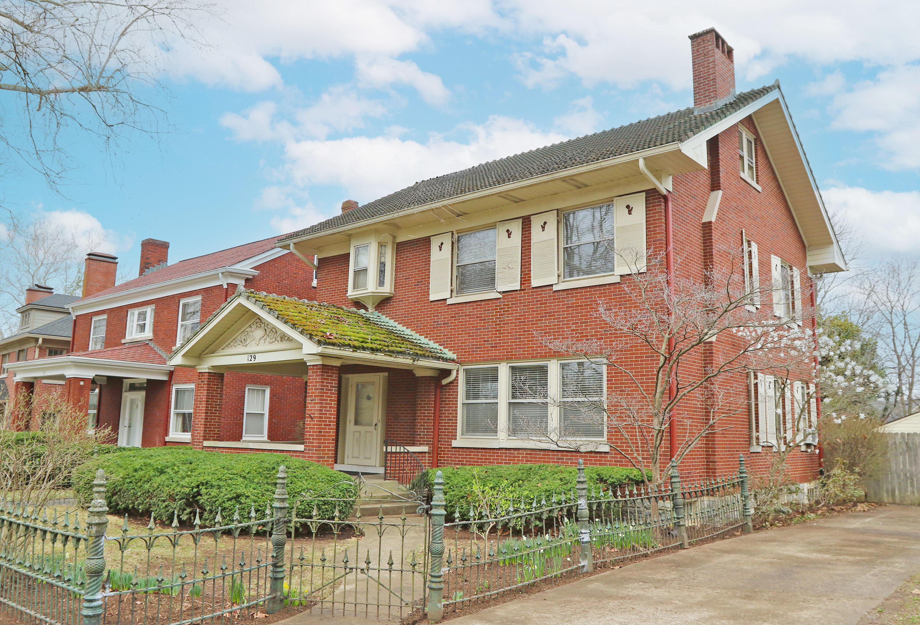 129 Sycamore Road Lexington, KY 40502 - Photo 2 of 41 2