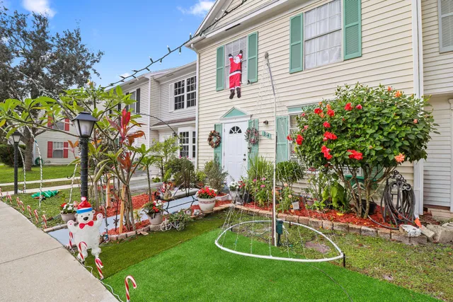 a front view of house with yard