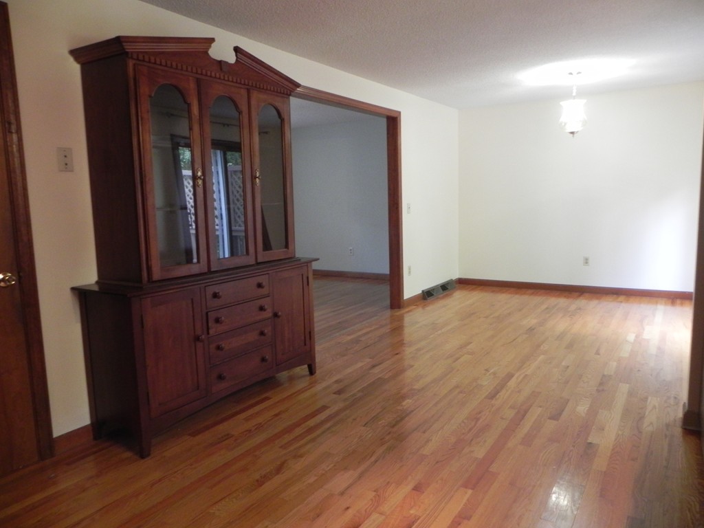 35 Senator Street Springfield, MA 01129 - Photo 3 of 14